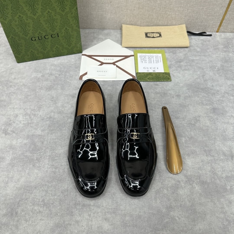 G*u*i leather shoes